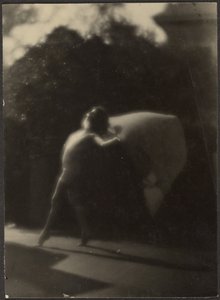 [Táncos a kertben] alkotó: Louis Fleckenstein