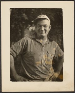 [Férfi Valite Inc. kalapban] alkotó: Louis Fleckenstein