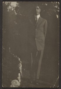 [Ember az ösvényen] alkotó: Louis Fleckenstein