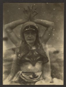 [Nautch Girl] alkotó: Louis Fleckenstein