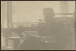 [Egy pipázó férfi portréja] alkotó: Louis Fleckenstein