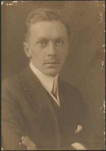 [Egy férfi portréja vékony bajusszal] alkotó: Louis Fleckenstein