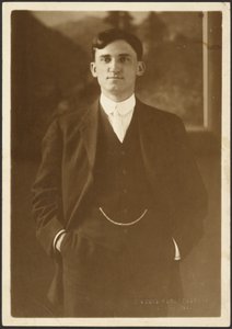 [Férfi portréja óralánccal] alkotó: Louis Fleckenstein