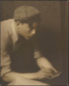 [Egy levelet író fiatal férfi portréja] alkotó: Louis Fleckenstein