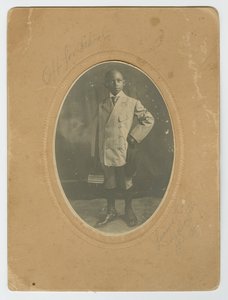 Fénykép Lucius Harperről, ifjabbról iskolába ment, kb. 1910. alkotó: Lucius Harper