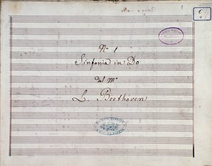 Ludwig van Beethoven 1. szimfóniájának és 21. C-dúr opuszának kottájának első oldala alkotó: Ludwig van Beethoven