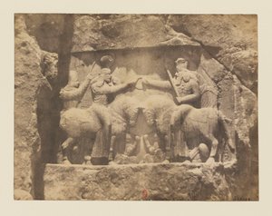 10. nézet - Naqsh-e Rostam. Szikladombormű. Ahura-Mazda isten I. Ardeshir beruházása alkotó: Luigi Pesce
