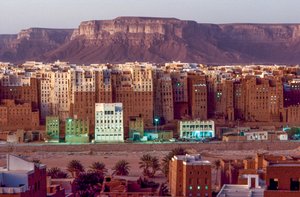 Relatív felhőkarcolók a dél-jemeni Shibam Hadramawt, más néven Shibam sivatagában, a...