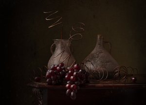 Csendes természet sötét szőlővel alkotó: Margareth Perfoncio