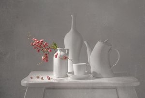 Finom rózsaszín csendélet alkotó: Margareth Perfoncio