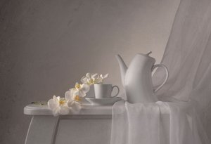 Elegáns orchidea-teázás alkotó: Margareth Perfoncio