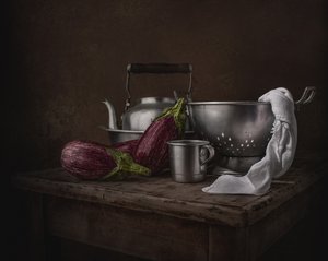 Moody konyhai csendélet alkotó: Margareth Perfoncio