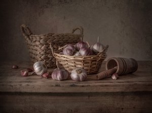 Rusztikus fokhagyma-csendélet alkotó: Margareth Perfoncio