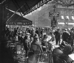 Cafe de la Paix, Párizs, 1937