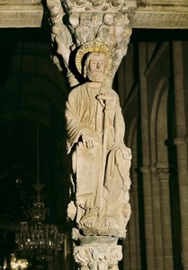 Oszlop Szent Jakab alakjával, Dicsőség kapuja, Cathedrale Santiago de Compostela