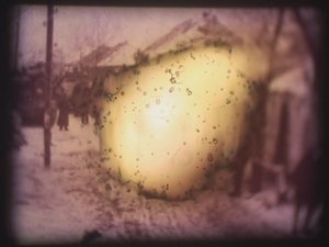Barbarossa, 2002 (videoprojektor és szimulált diavetítő) alkotó: Mat Collishaw