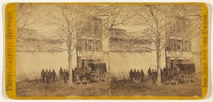 [Uniós katonák a Price, Birch & Co., rabszolgakereskedők előtt] alkotó: Mathew B. Brady