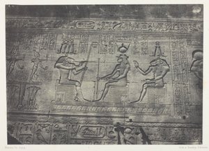 Denderah (Teutyres) nagy temploma, szobrok a hátsó homlokzatról; Felső-Egyiptom, 19. tábla az "Egypte, Nubie, Palestine et Syrie" albumból (1852).