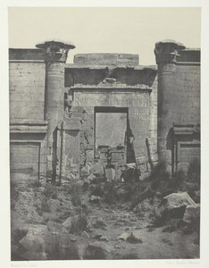 Medinet-Habou, Propylaea of ​​​​Thutmoseum, Théba, 184951, nyomtatva 1852-ben. alkotó: Maxime Du Camp