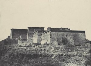 Núbia. Ízisz nagy temploma, egy Philoe. Általános nézet északról, 1850. alkotó: Maxime Du Camp