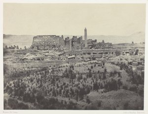 A karnaki palota, a romok általános látképe keletről; Théba, az „Egyiptom, Núbia, Palesztina és Szíria” című albumból, 31. tábla (1852) alkotó: Maxime Du Camp