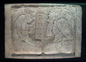 Szemöldök két fogollyal, Yaxchilan környéke, Késő Klasszikus időszak, Kr.u. 600-900 alkotó: Mayan
