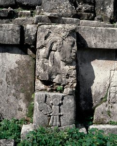 Stele a C házban, terasz 2 a palotában alkotó: Mayan