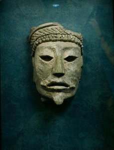 Temetési maszk, Comalcalco, Tabasco, Mexikó (stukkó) alkotó: Mayan Mayan