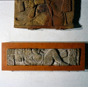 27-es szemöldök, Tonina, Chiapas, Mexikó, késő klasszikus időszak (i.sz. 600-900) (kő) alkotó: Mayan Mayan