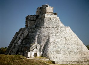 A mágus piramisa, 6. század alkotó: Mayan Mayan