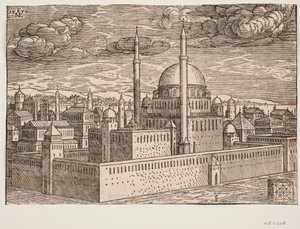 Mecset, két minarettel, északnyugat felől nézve; a víz túloldalán a Galata látható? A jobb alsó sarokban egy kocka alakú kő található, amelyre négyzet alakú geometrikus alakot véstek, amely feltehetően alkotó: Melchior Lorck