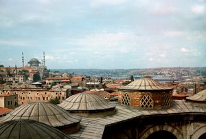 Oszmán építészet: kilátás a városra a Szulejmán mecsettel (1550-1557)