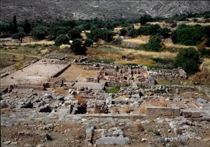 Minószi civilizáció: kilátás a Kr.e. 1700-1650 körül épült Zakros palota romjaira. Kréta alkotó: Minoan