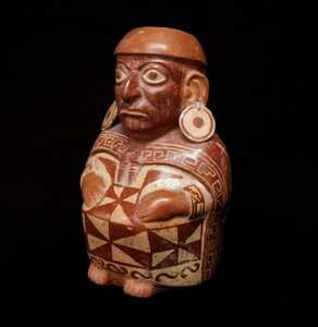 Prekolumbiai művészet, mochikus civilizáció (csúnya): váza, amely a „” textilt” ábrázolja – ie 200-i.sz. 700. Lima, Nemzeti Antropológiai és Régészeti Múzeum, Peru - Kolumbusz előtti művészet, Moche civilizáció (Mochica kultúra), Antropomorf palack: ábrázo