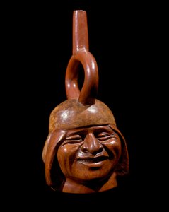 Kolumbiai előtti művészet, moche civilizáció (csúnya, Mochica): antropomorf váza, amelyet a nevető embernek hívnak. Kr.e. 200-700. Lima, Nemzeti Antropológiai és Régészeti Múzeum, Peru