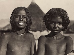 „Birodalom építése” a fasiszta korban: Maria lányok Eritreában, 1936.05.09. (f/w fotó)