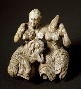 Mükénei művészet: két istenségből és egy gyermekből álló elefántcsont bálvány - ie 1500, dim. 7,5 cm - Athéni Nemzeti Régészeti Múzeum Görögország - Két mükénéi istenség és egy gyermek - Elefántcsont szobor (H.7,5 cm)