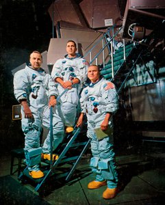 Az Apollo 8 legénysége egy szimulátor előtt, 1968. alkotó: NASA Images