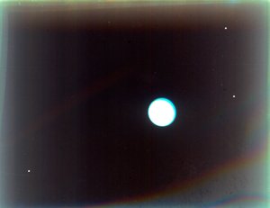 Uránusz a Miranda, Ariel és Umbriel műholdakkal, a Voyager 2-ből, 1986. január 24. alkotó: NASA Images