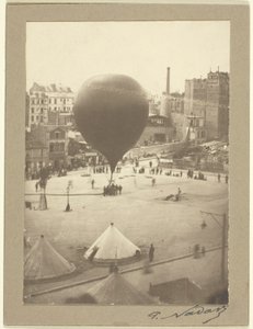 A Neptunusz, a Place Saint-Pierre Montmartre-ban alkotó: Nadar