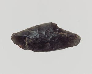Tőkés nyílhegy, Kr.e. 5–4. évezred (kő)