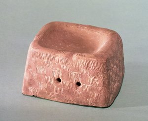 Parfümégetőként használt vázatartó, Chasseen kultúra, ie 3000-2500 (kerámia)