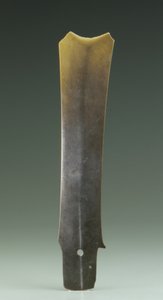 Villás véső (zhang), Qijia kultúra, ie 2500-2000 körül (jáde) alkotó: Neolithic Period Chinese School
