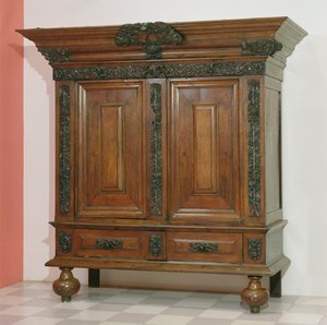 Kas, 1675-1700 körül (dió és tölgy) alkotó: Netherlandish School