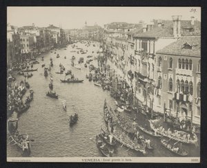Gondolák a velencei Canal Grandén Velence. Canal Grande in Festa (cím a tárgyon) alkotó: Neue Photographische Gesellschaft
