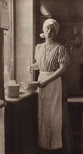 A konyhában (fekete-fehér fotó)