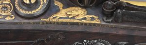 Részlet egy pár ezüstre szerelt puskás tűzköves pisztolyról, Versailles, 1825