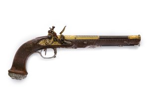 Az egyik ezüst szerelvényű puskás kovaköves pisztoly, Versailles, 1825