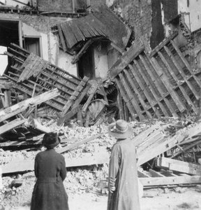Bomba pusztította el a házat, Armentières, Franciaország, I. világháború, c1914-c1918