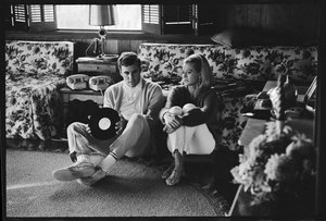 Burt Bacharach otthon Angie Dickinsonnal